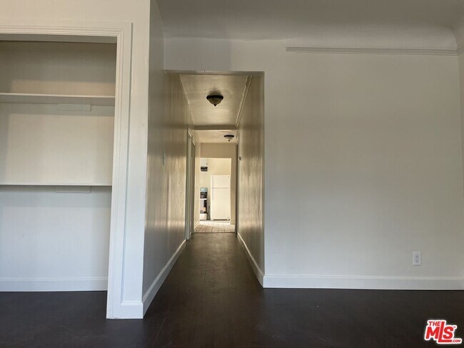 Foto del edificio - 2309 S Budlong Ave