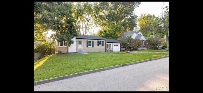 Building Photo - 3709 Eminence Blvd