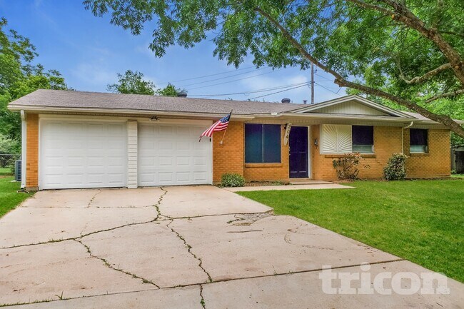 Foto del edificio - 204 NW Jayellen Ave