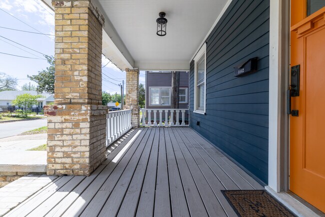 Foto del edificio - 1842 Hubbard St