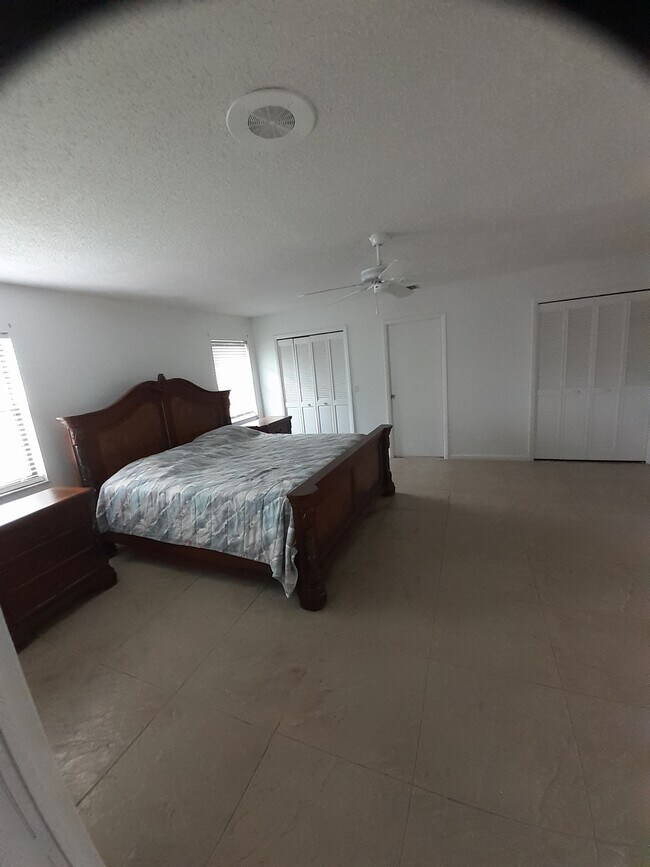 Foto del edificio - 2482 SE Drayton Rd