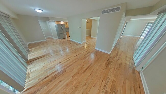 Building Photo - "Spacious 4-Bedroom Gem with 3 Full Baths ...