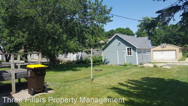 Foto del edificio - 3 br, 1 bath House - 515 S. Broadway Ave