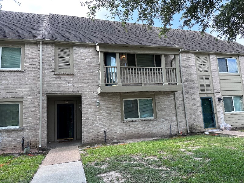 Primary Photo - 2132 Greenbriar Colony Dr