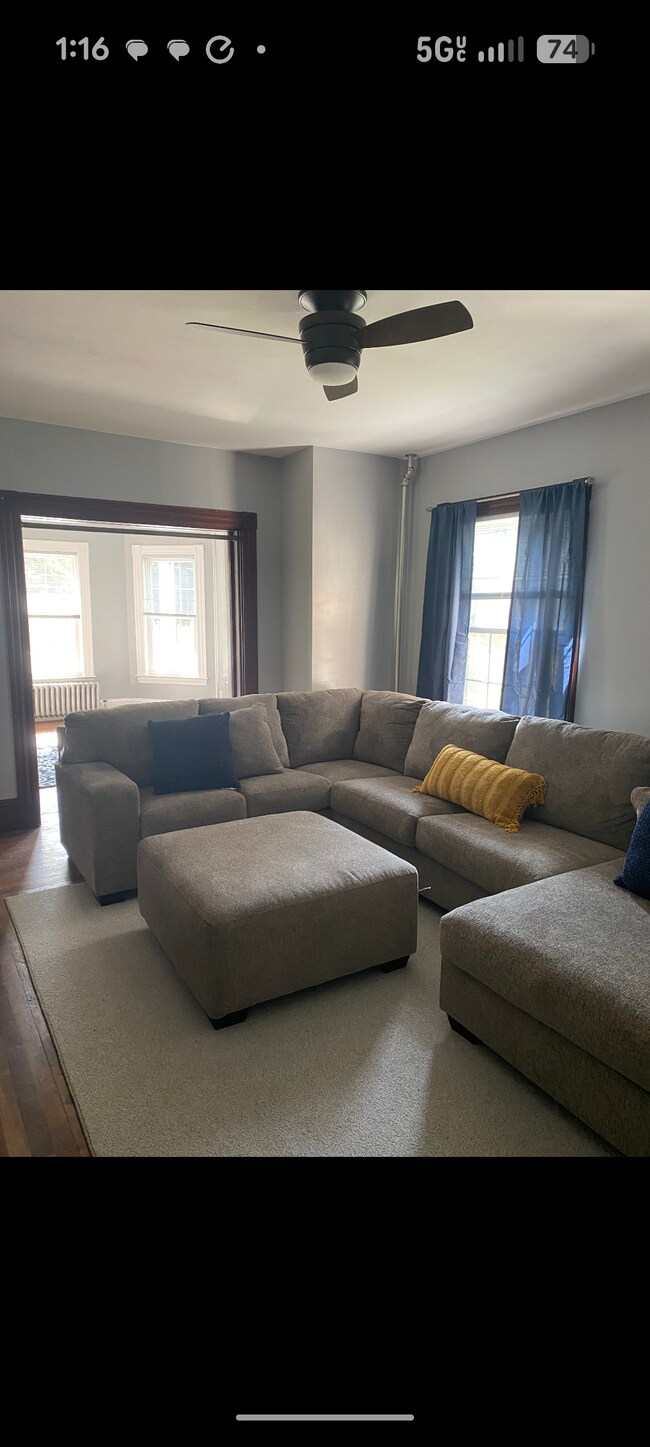 Livingroom - 10 Reservoir St