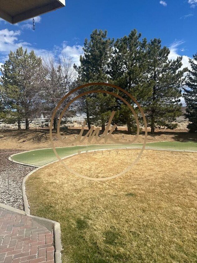 Building Photo - Gorgeous Gardnerville home