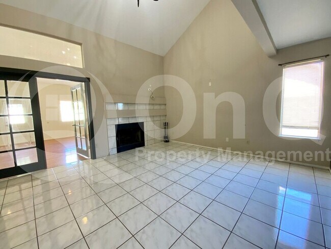 Building Photo - 9537 E Ashford Dr