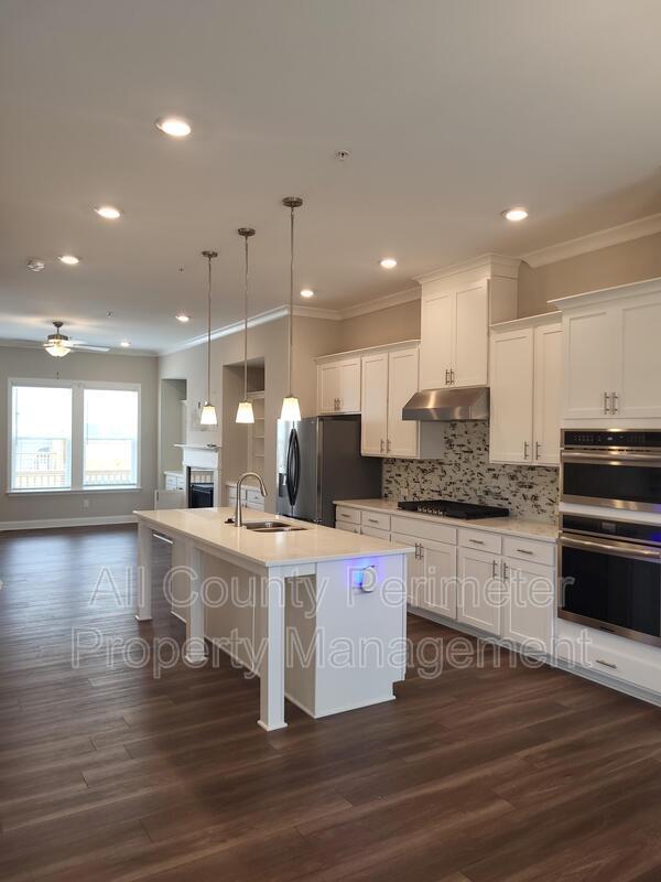 Building Photo - 312 Overture Ct