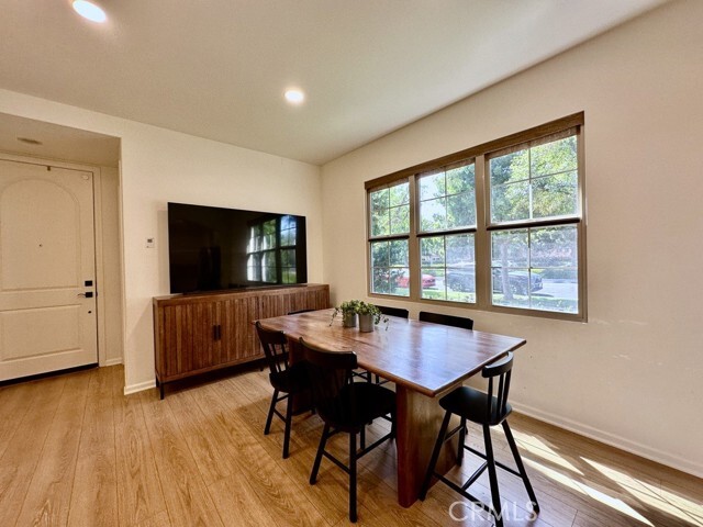Building Photo - 55 Strawberry Grove
