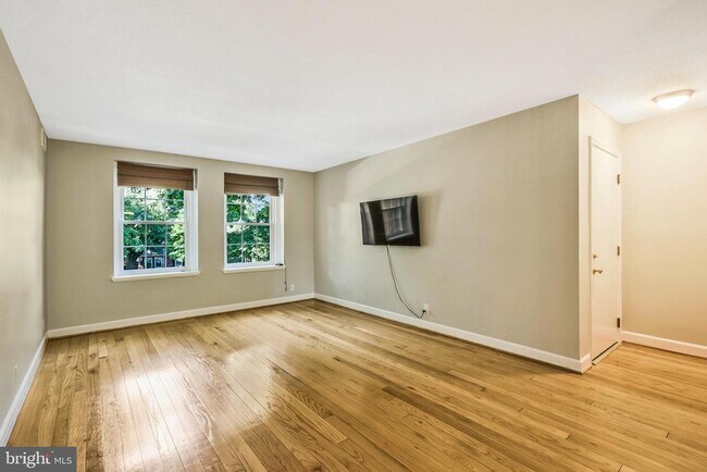Foto del edificio - 3047 S Columbus St