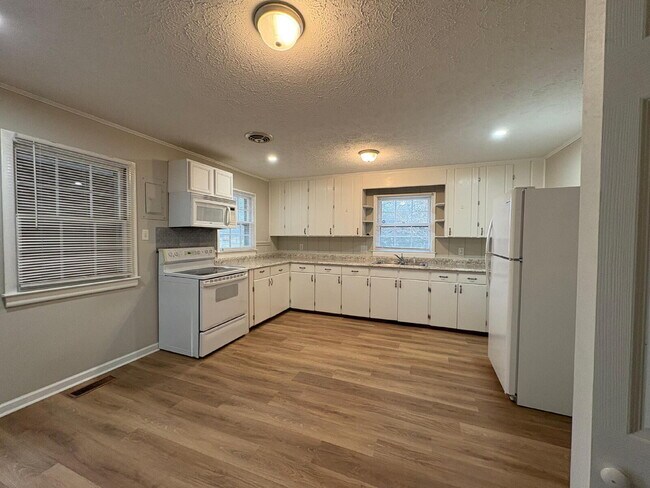 Foto del edificio - Under the cherry blossom tree, one did see, the cutest house on Sandra ever to be!