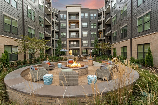 Foto del edificio - The Flats at Springhurst Apartments of Louisville