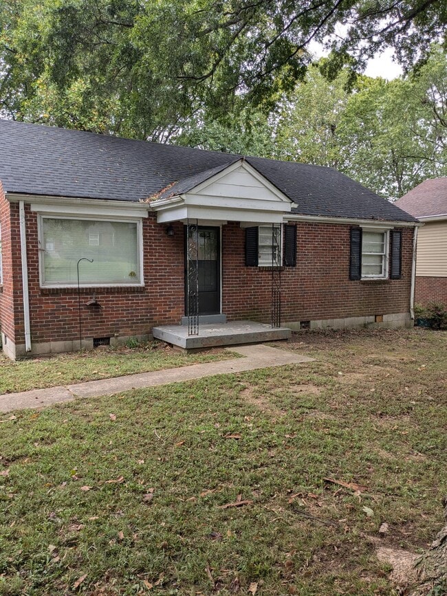 Photo - 2211 Larimore Dr House