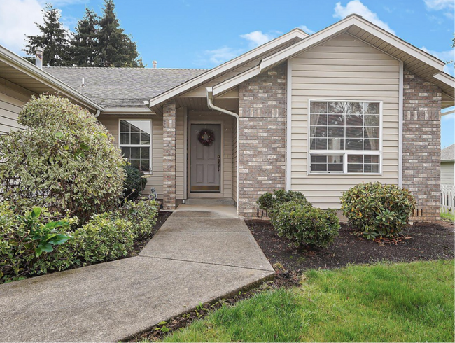 Building Photo - Spacious 3 Bed / 2 Bath House for Rent on ...