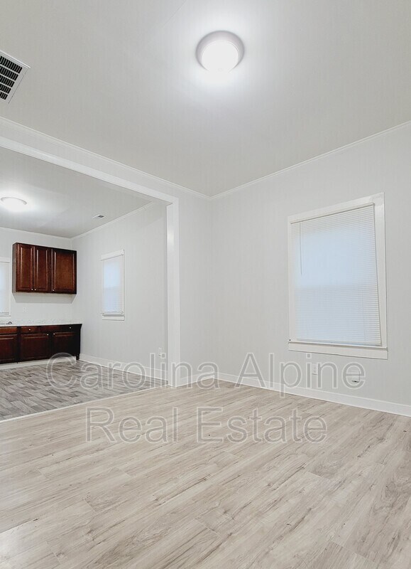 Building Photo - 710 Legrand St