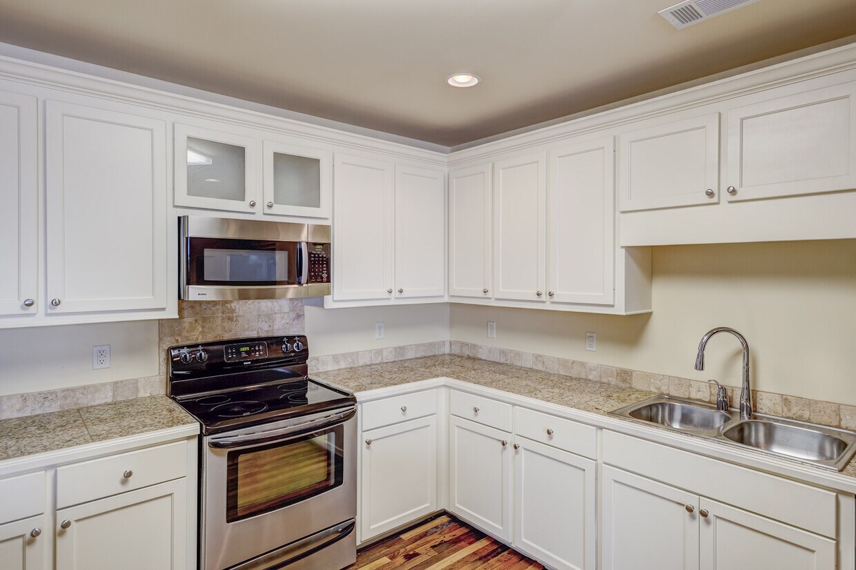 1509 Washington St Unit 3D, Vicksburg, MS 39180 Condo for Rent in