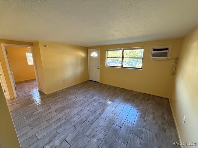 Foto del edificio - 1113 Jones Ave