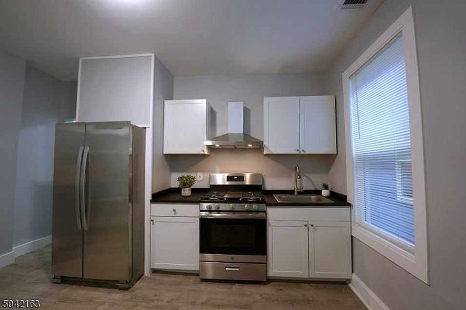 17 Northfield Ave Unit 1st Floor Left, West Orange, NJ 07052