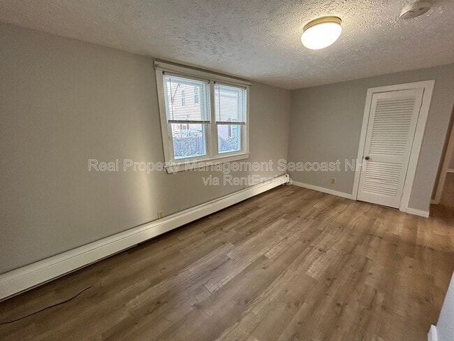 Building Photo - 11 Glen St