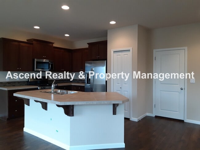 Building Photo - Open Floor Plan 3 Bed Craftsman in Bethany...
