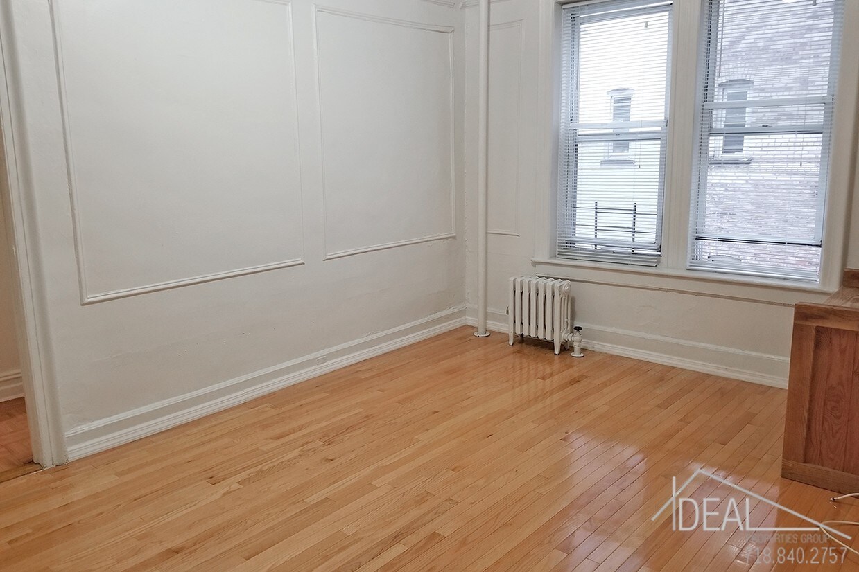 Primary Photo - 1712 E 15th St