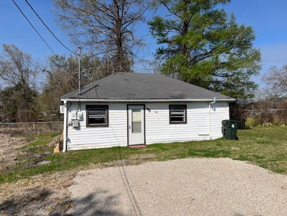 Primary Photo - Charming 1B/1B home available in Lake Charles