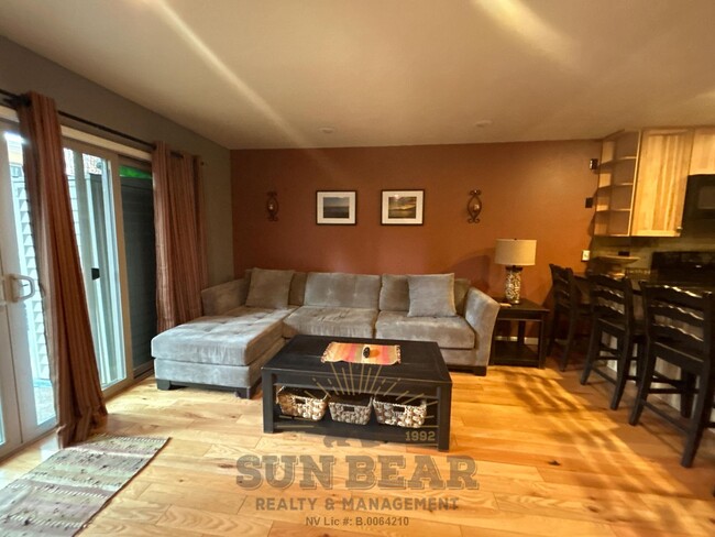 Foto del edificio - 3 Bedroom - Great Location!
