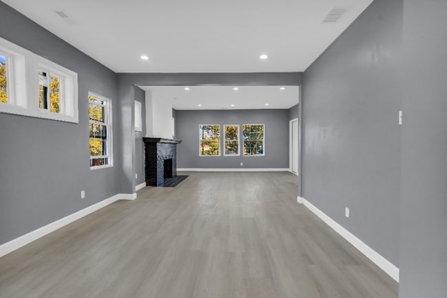 Foto del edificio - 3823 Clairmount Ave