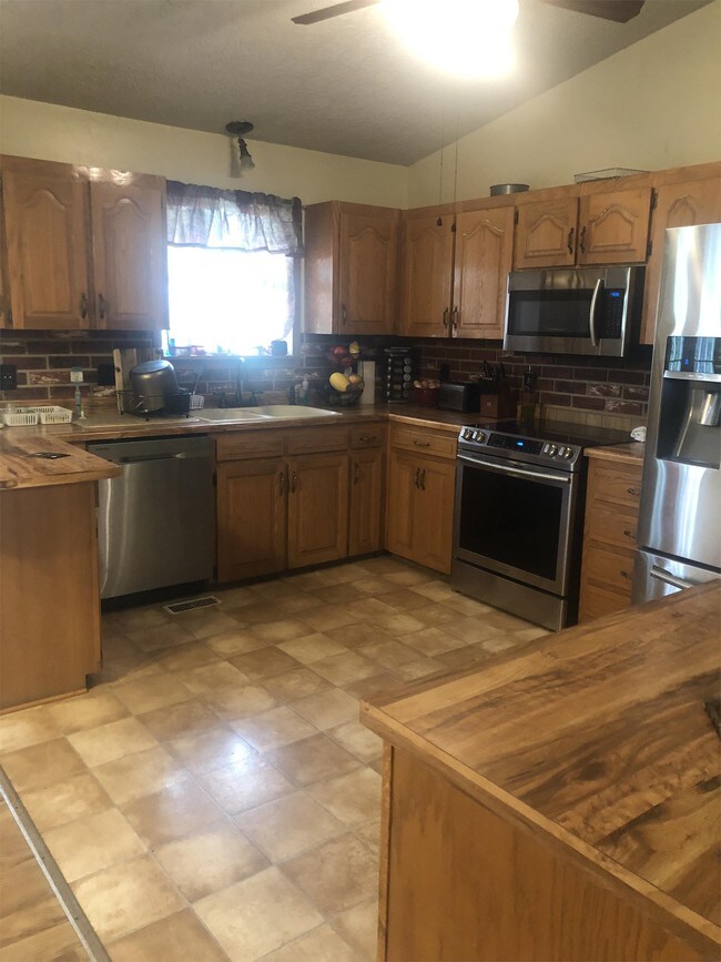 20730 Harris Ln, Dixon, MO 65459 House Rental in Dixon, MO