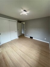 Building Photo - 30 Fairfield Dr