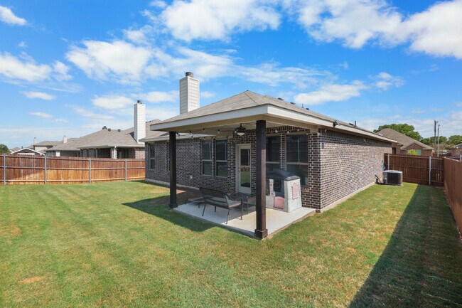 Foto del edificio - 1437 Lakeview Dr