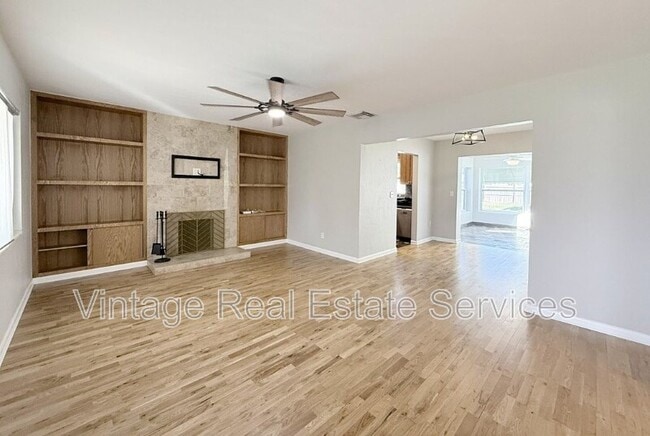 Foto del edificio - 105 N Aurora Ave