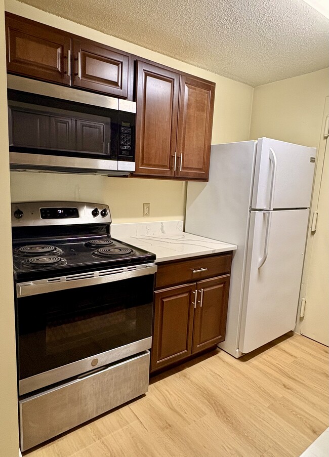 Kitchen - 3 Post Oak Ln