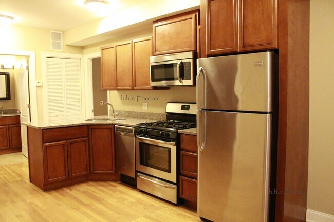 Foto del edificio - 3731 N Kimball Ave