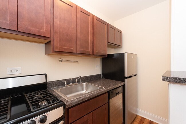 Foto del edificio - 821 W Diversey Pkwy