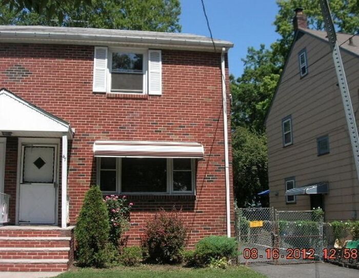 Primary Photo - 47 Tremont Ave