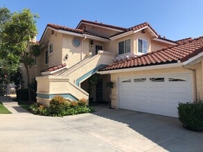 Building Photo - 16 Pantano