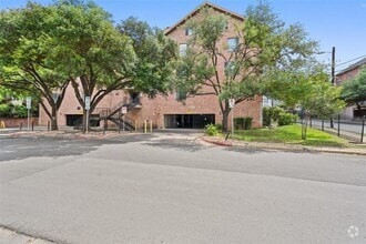 Building Photo - 2401 Leon St