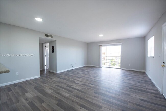 Building Photo - 4111 Stirling Rd
