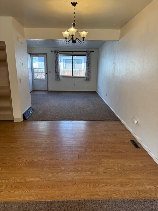 Foto del edificio - 3311 Winchell Ln