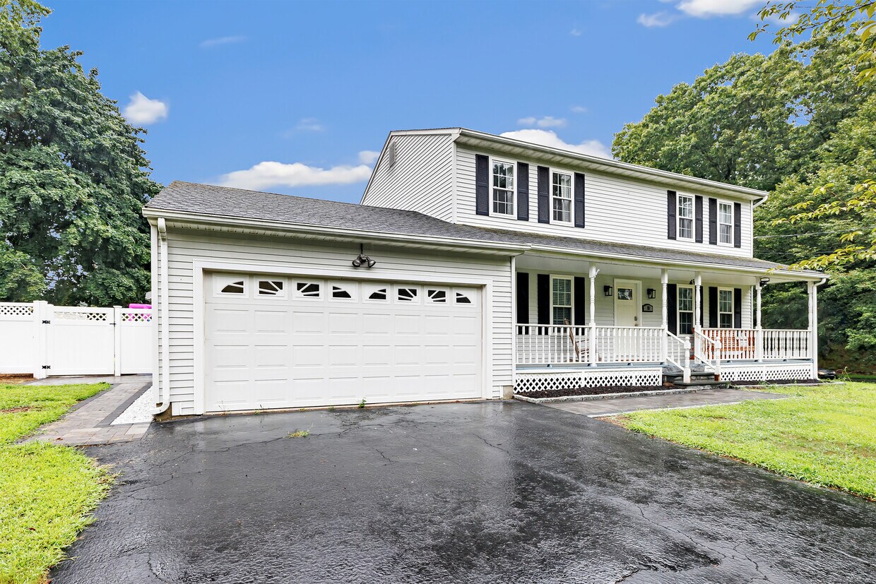 Primary Photo - 15 Ruby Ln