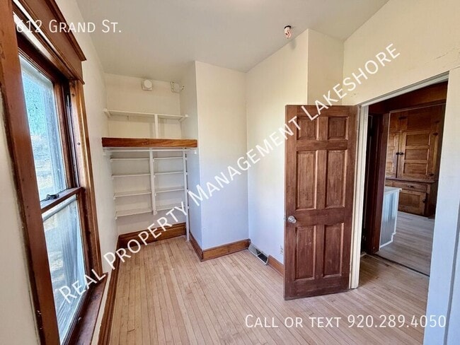 Building Photo - 612 Grand St