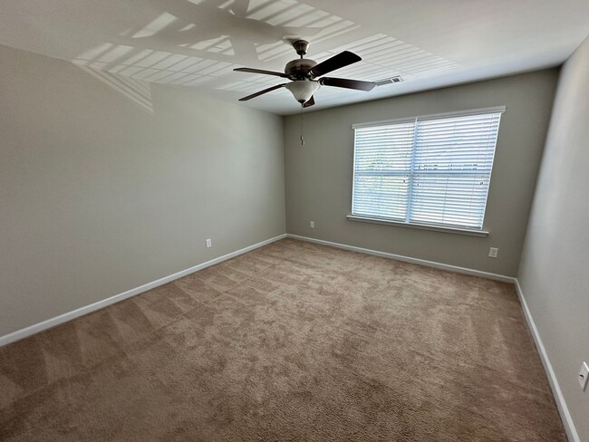 Foto del edificio - Beautiful 3 Bed, 2.5 Bath in Burnside Farm...