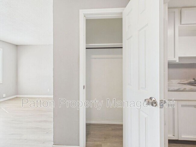 Foto del edificio - 3010 Westhaven Dr