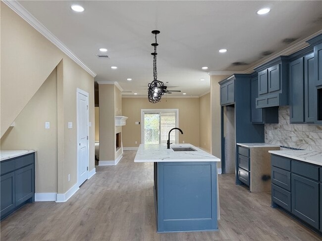 Building Photo - 807 S Coulter Dr