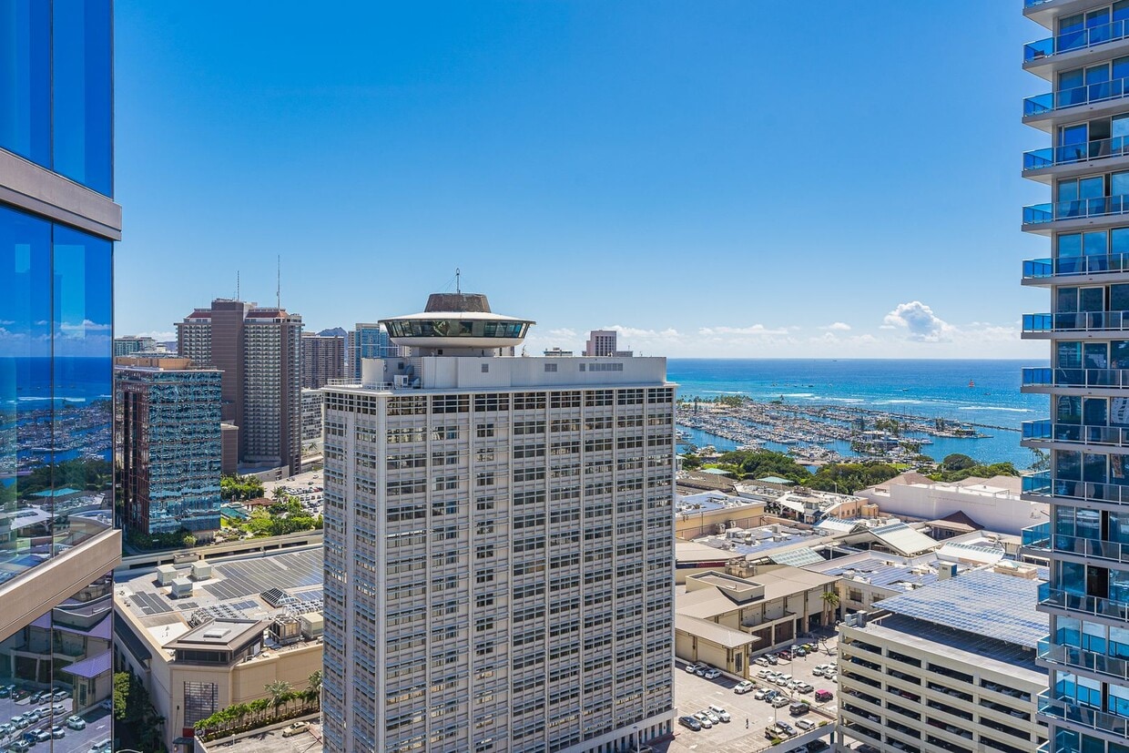 Foto principal - Sky Ala Moana West — 2 Bed / 2 Bath / 2 Pa...
