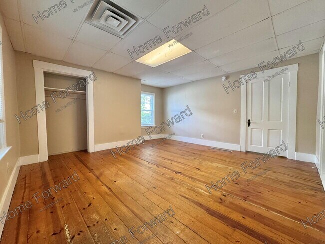 Foto del edificio - 348 Davis Ct