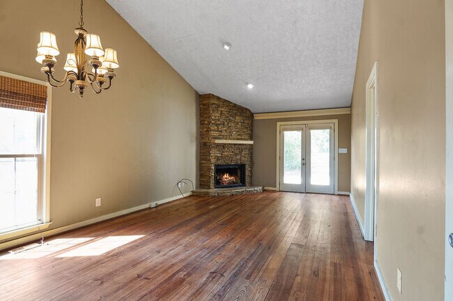 Foto del edificio - 1042 Vestavia Manor Dr