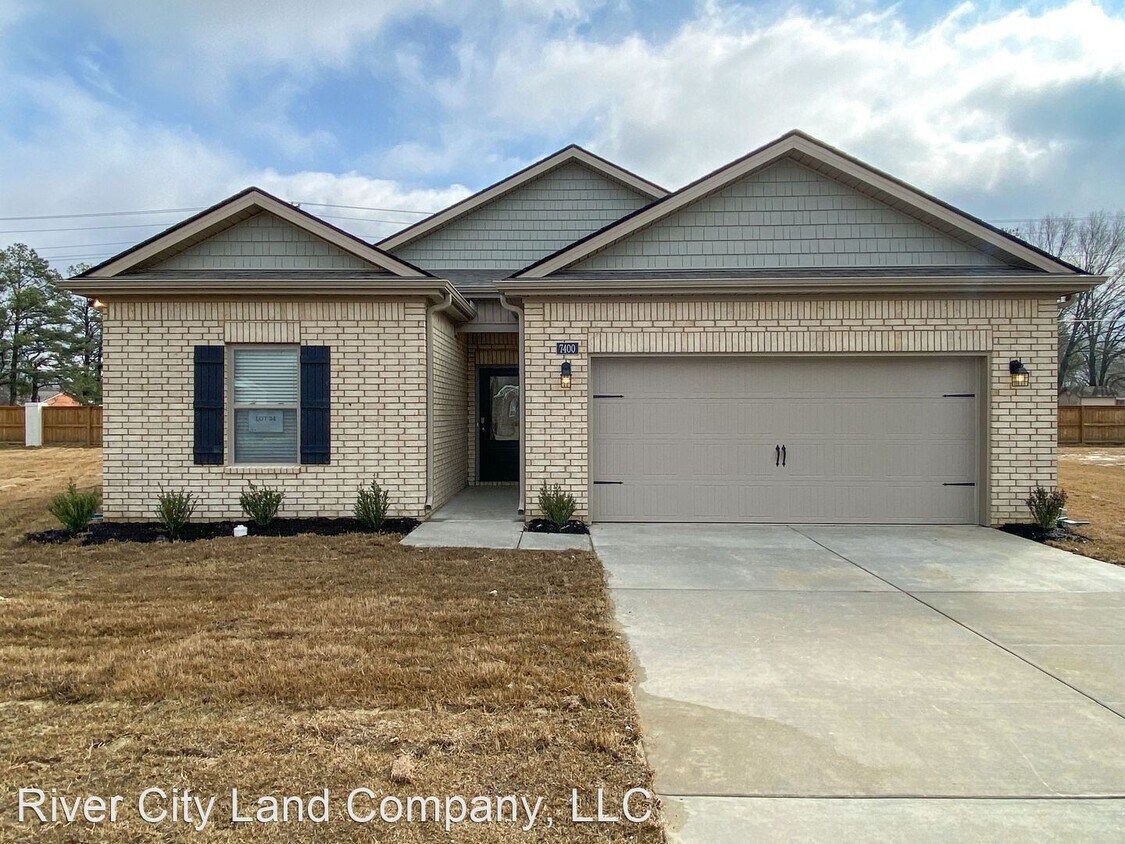 3 br, 2 bath House 7400 Barrett Oaks Cove House Rental in