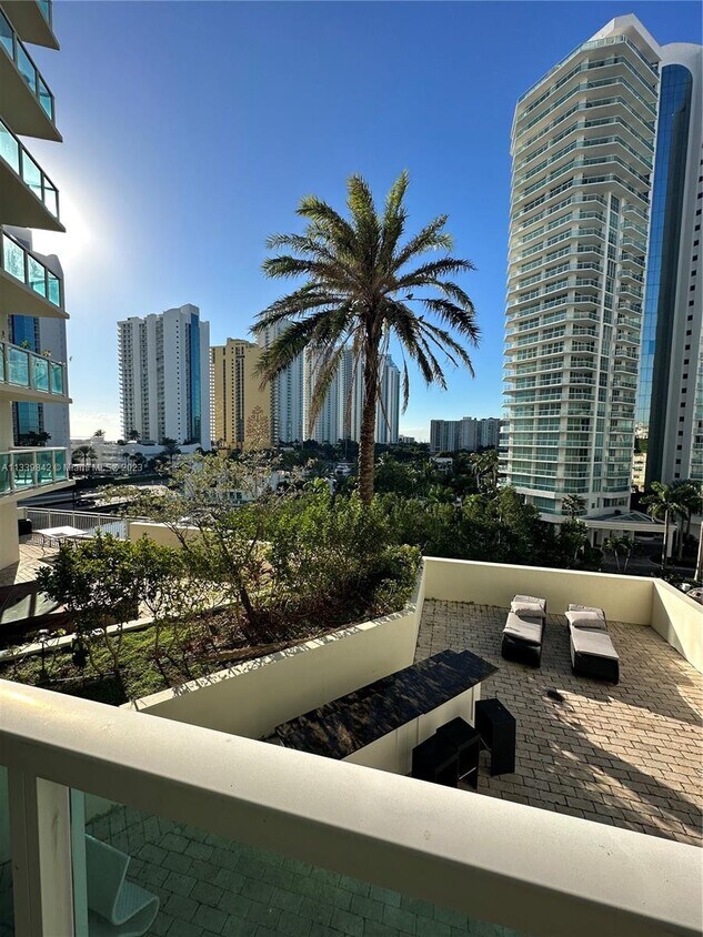 150 Sunny Isles Blvd Unit 1604, Sunny Isles Beach, FL 33160 Condo